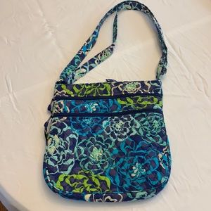 Very Bradley Triple Zip bag 12x11